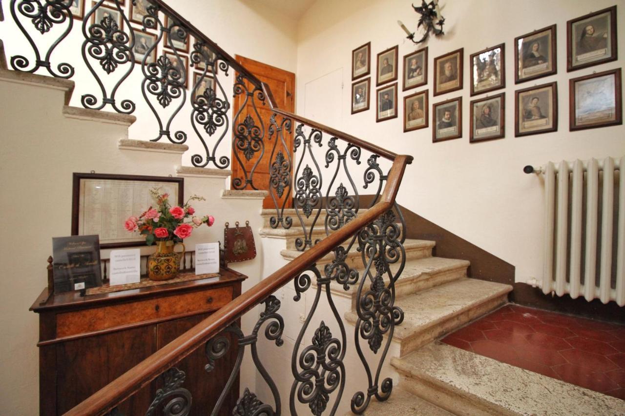 Castello Di Sovicille - Residenza D'Epoca Bed & Breakfast Екстериор снимка