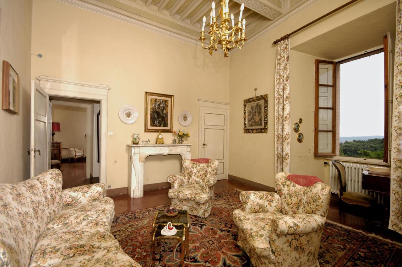 Castello Di Sovicille - Residenza D'Epoca Bed & Breakfast Екстериор снимка