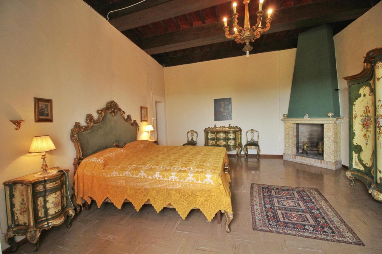 Castello Di Sovicille - Residenza D'Epoca Bed & Breakfast Екстериор снимка
